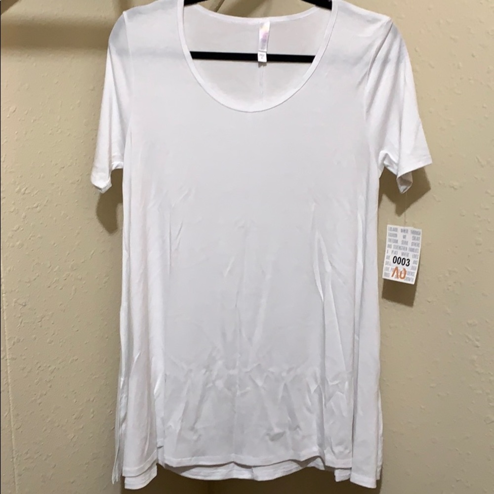Lularoe perfect tee.
